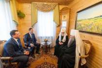 Патриарх Кирилл отметил связь науки и веры на встрече в Дивееве